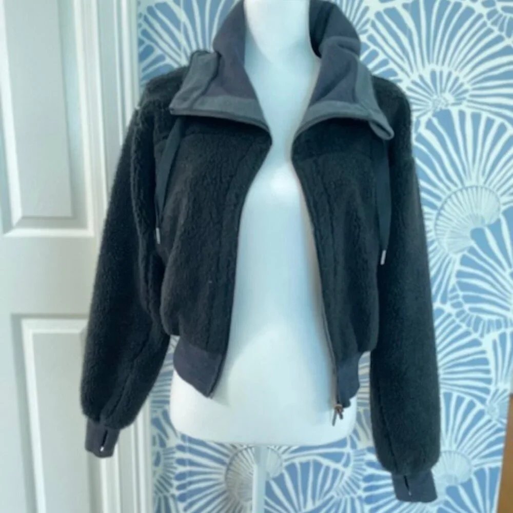 Lululemon Short&Sweet Reversible Sherpa Jacket Heathered Core/Black Size Small - Picture 8 of 8